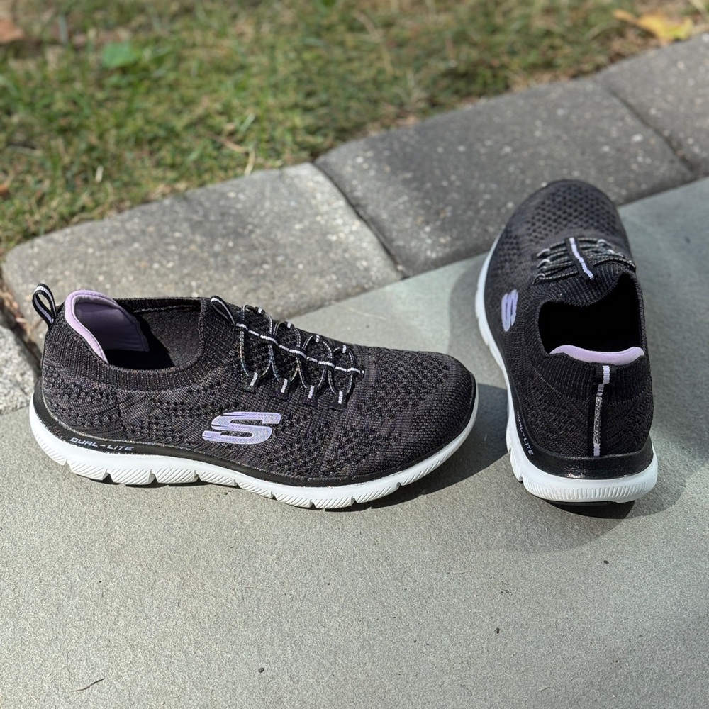 Women’s Skechers Air Cooled Memory Foam sneakers - 7 1/2